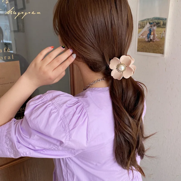 Bright Pearl Clips